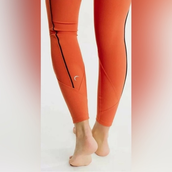 Zyia Leggings Ribbed Burnt Orange size 8-10 - Picture 13 of 13